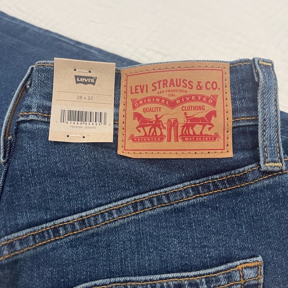 Levi’s Ribcage Straight - Picture 7 of 8